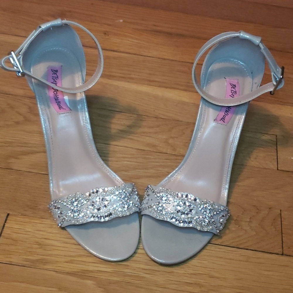 Silver betsy johnson heels